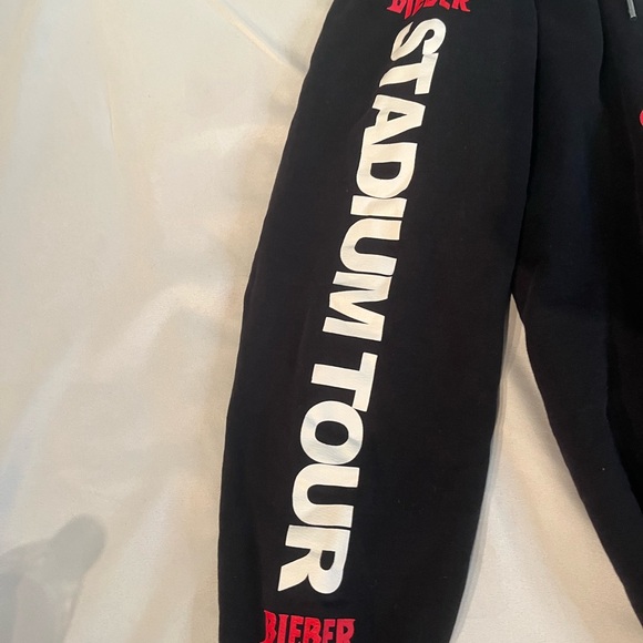 Justin Bieber stadium tour 2017 pullover black hoodie sweatshirt size small - Picture 3 of 14